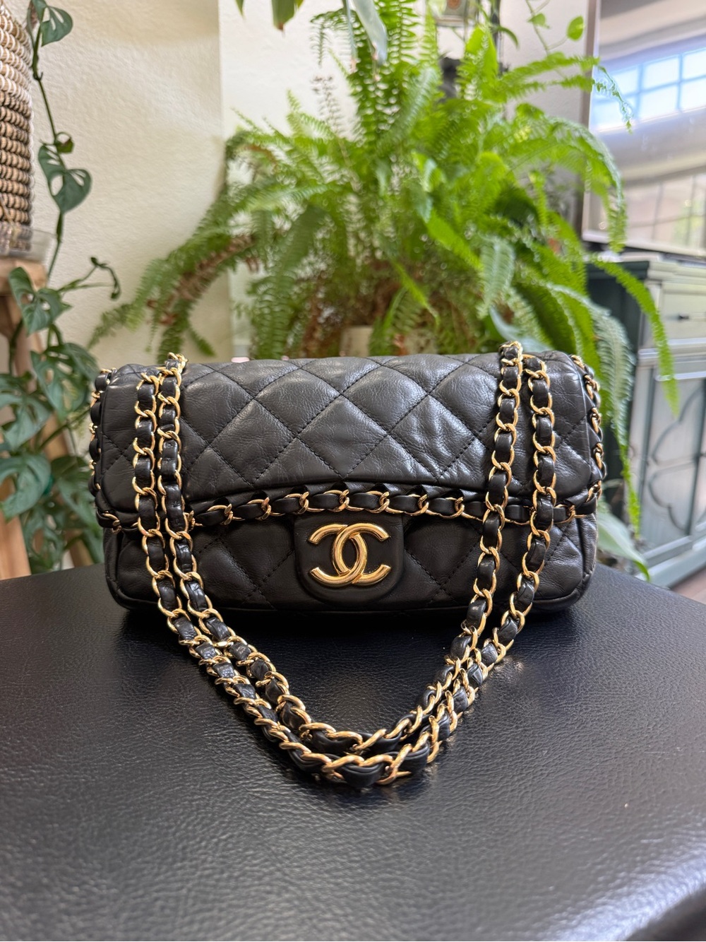 CHANEL Black Quilted Lambskin Shoulder Bag with Gold Chain